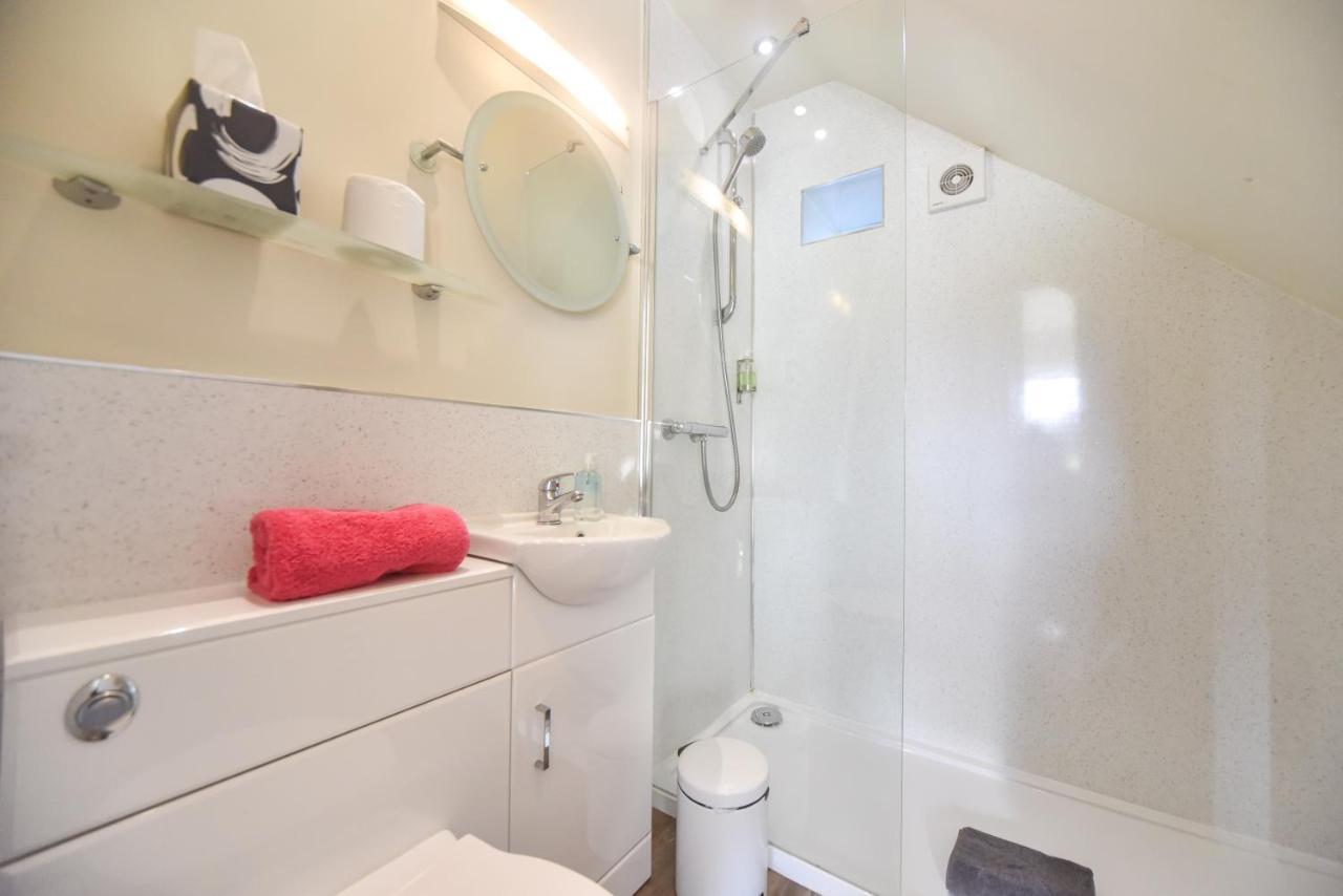 Church Farm Holiday Cottages - Pinster Cottage Ashbourne  Esterno foto