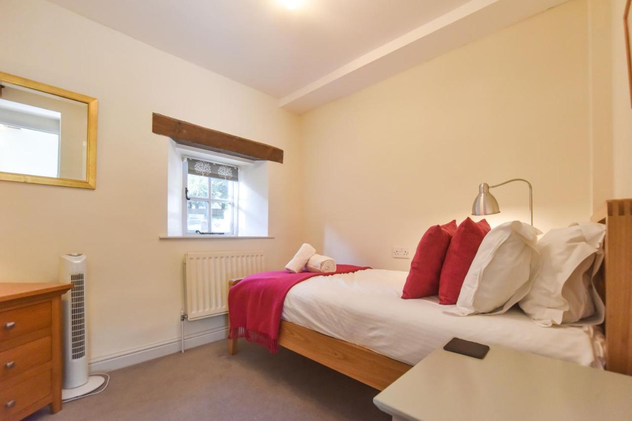Church Farm Holiday Cottages - Pinster Cottage Ashbourne  Esterno foto
