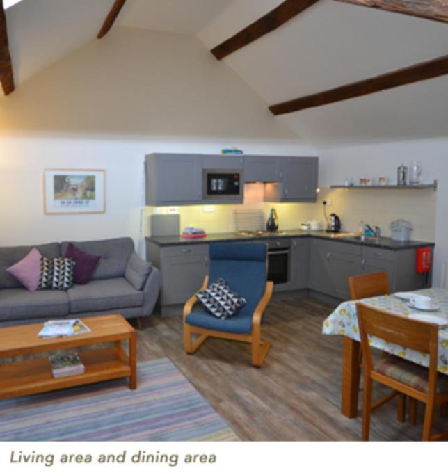 Church Farm Holiday Cottages - Pinster Cottage Ashbourne  Esterno foto